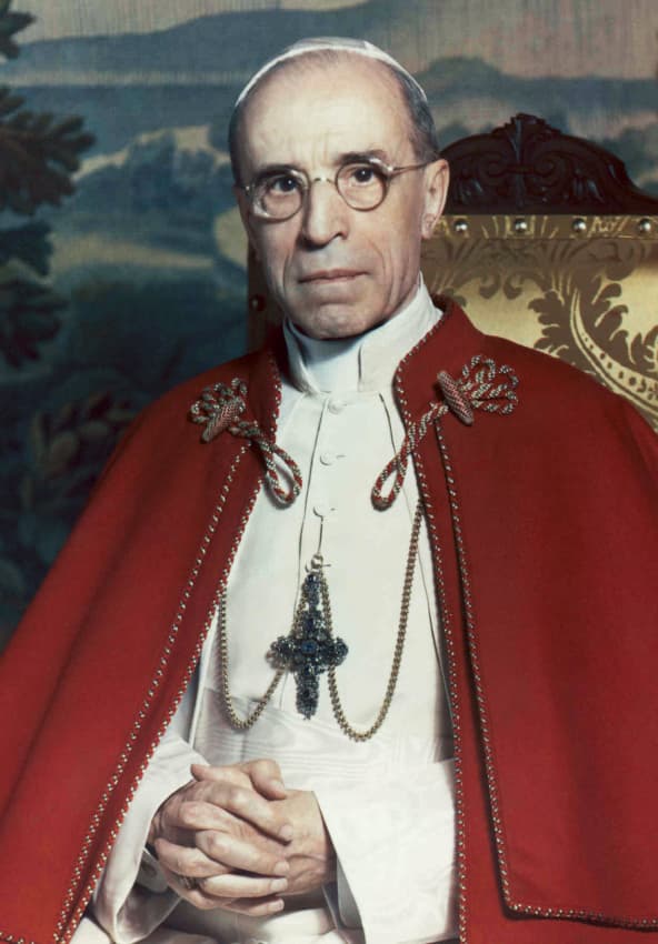 Pius XII with tabard, by Michael Pitcairn, 1951 (retouched), illustrating Humani Generis 1950